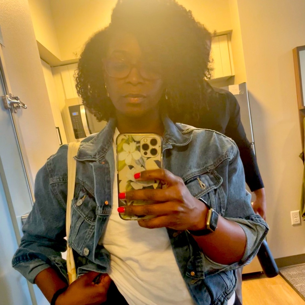 Meet your Posher, Ash